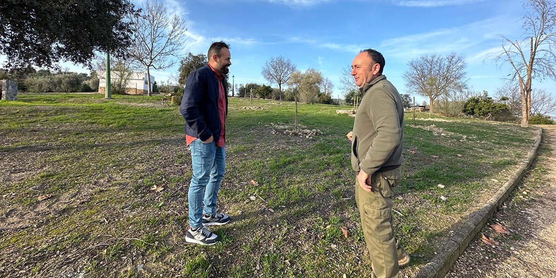 El Ayuntamiento planta trecientas nuevas especies en el Periurbano